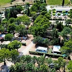 Κάμπινγκ Zecamping 3 Anime Avec Club Enfant Toboggans Restaurant Et Piscine Fabrezan