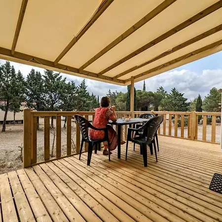 Zecamping 3 Etoiles Anime Avec Club Enfant Toboggans Restaurant Et Piscine 3* Fabrezan