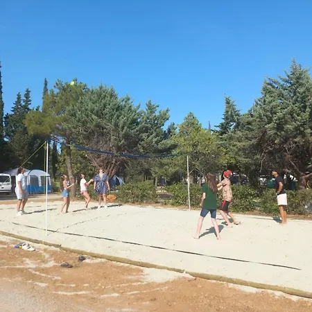 Zecamping 3 Etoiles Anime Avec Club Enfant Toboggans Restaurant Et Piscine