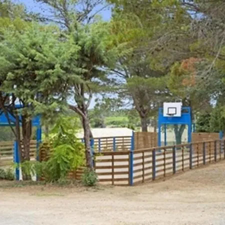 캠프장 Zecamping 3 Anime Avec Club Enfant Toboggans Restaurant Et Piscine 3*