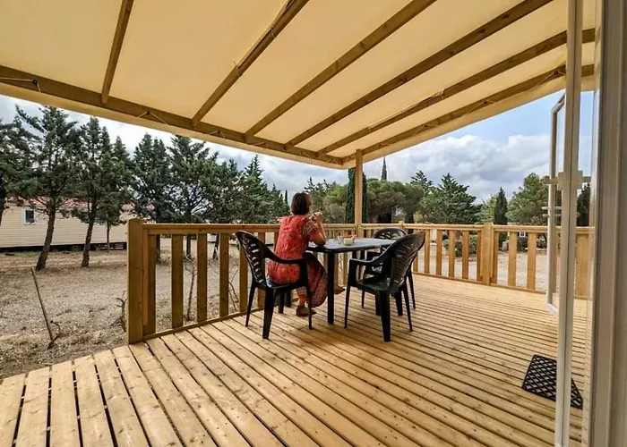 Zecamping 3 Anime Avec Club Enfant Toboggans Restaurant Et Piscine 3* Fabrezan