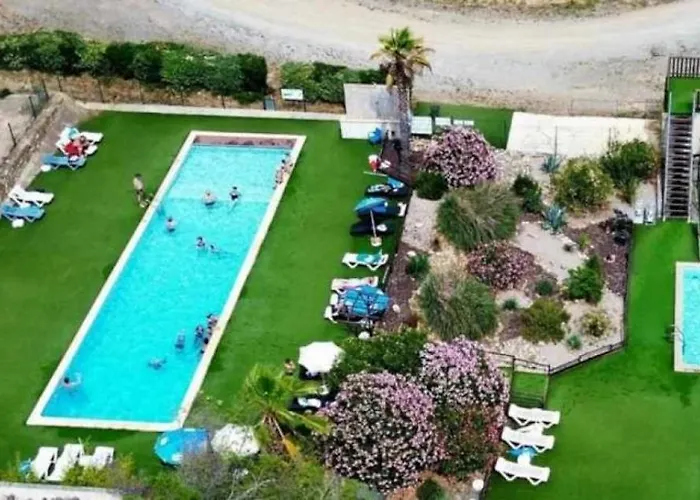 Campingplatz Zecamping 3 Anime Avec Club Enfant Toboggans Restaurant Et Piscine Fabrezan